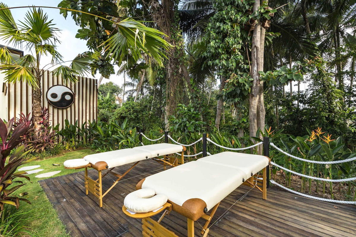 Villa Ricarda: 3BR Jungle View, Yoga Space in Ubud 22