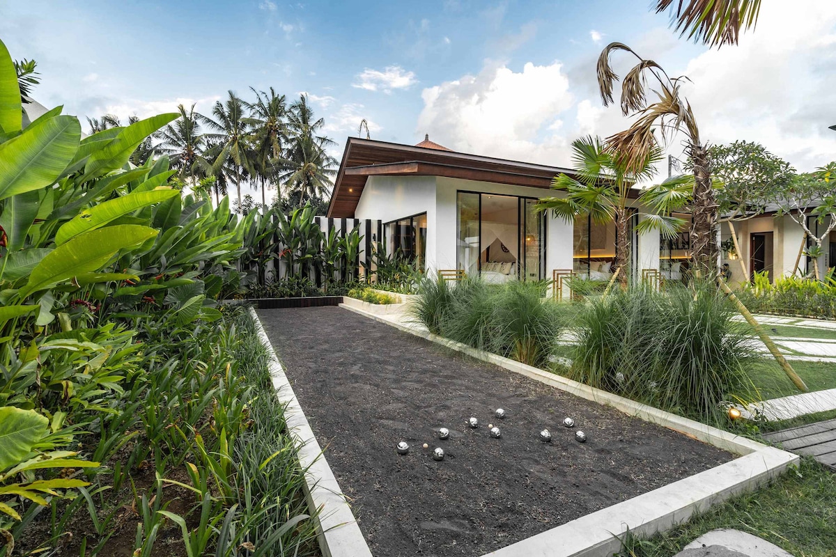 Villa Ricarda: 3BR Jungle View, Yoga Space in Ubud 24