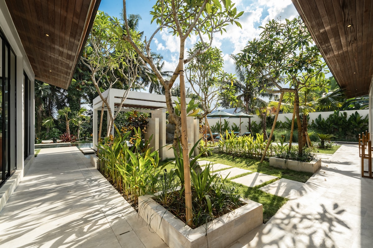 Villa Ricarda: 3BR Jungle View, Yoga Space in Ubud 28