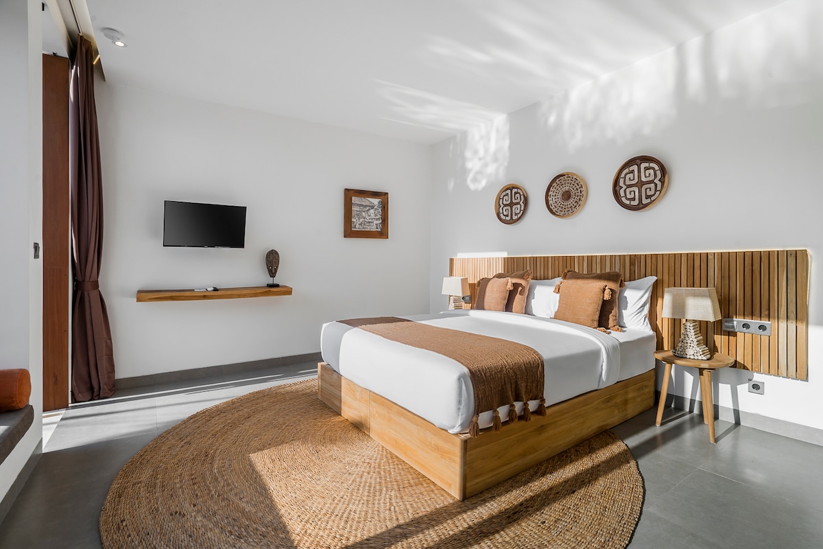 Padma Putih 5BR: 20m Pool, Twin Beds, & Massage 16