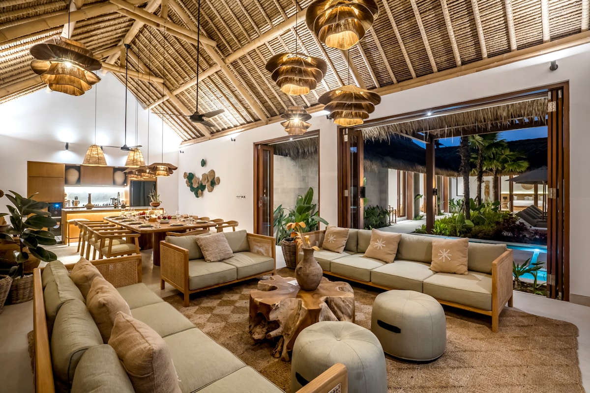 Calamansi 6BR Valley Villa with Jungle View