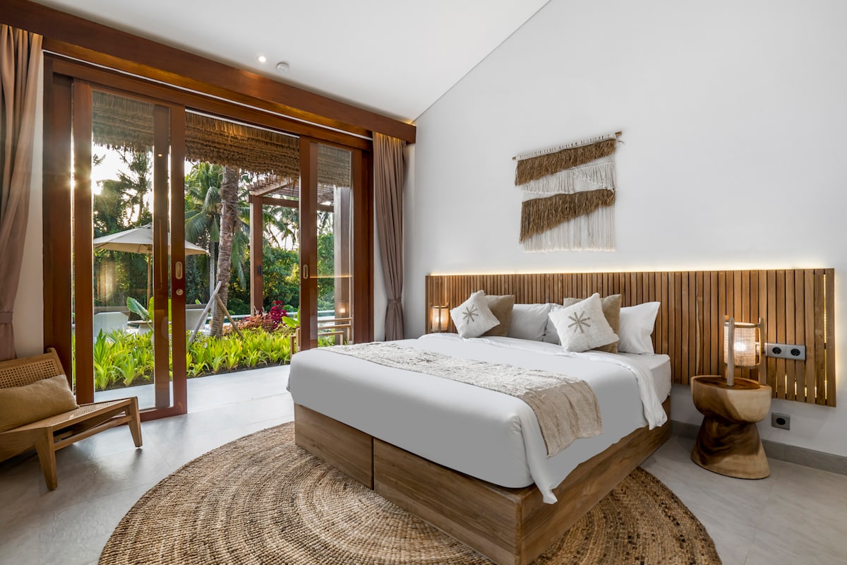 Calamansi 6BR Valley Villa with Jungle View 14