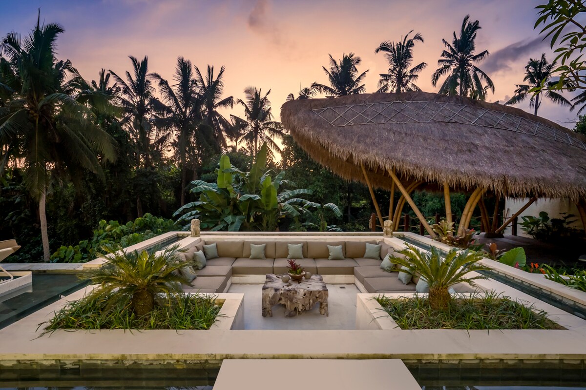 Calamansi 6BR Valley Villa with Jungle View 22