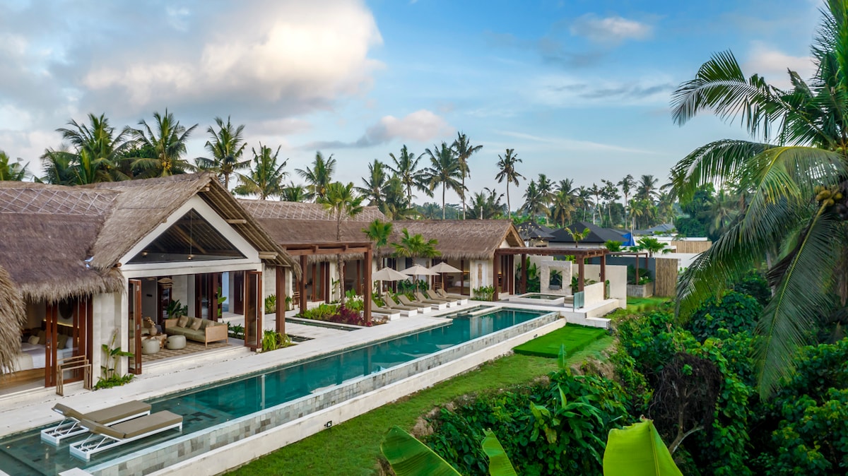 Calamansi 6BR Valley Villa with Jungle View 28