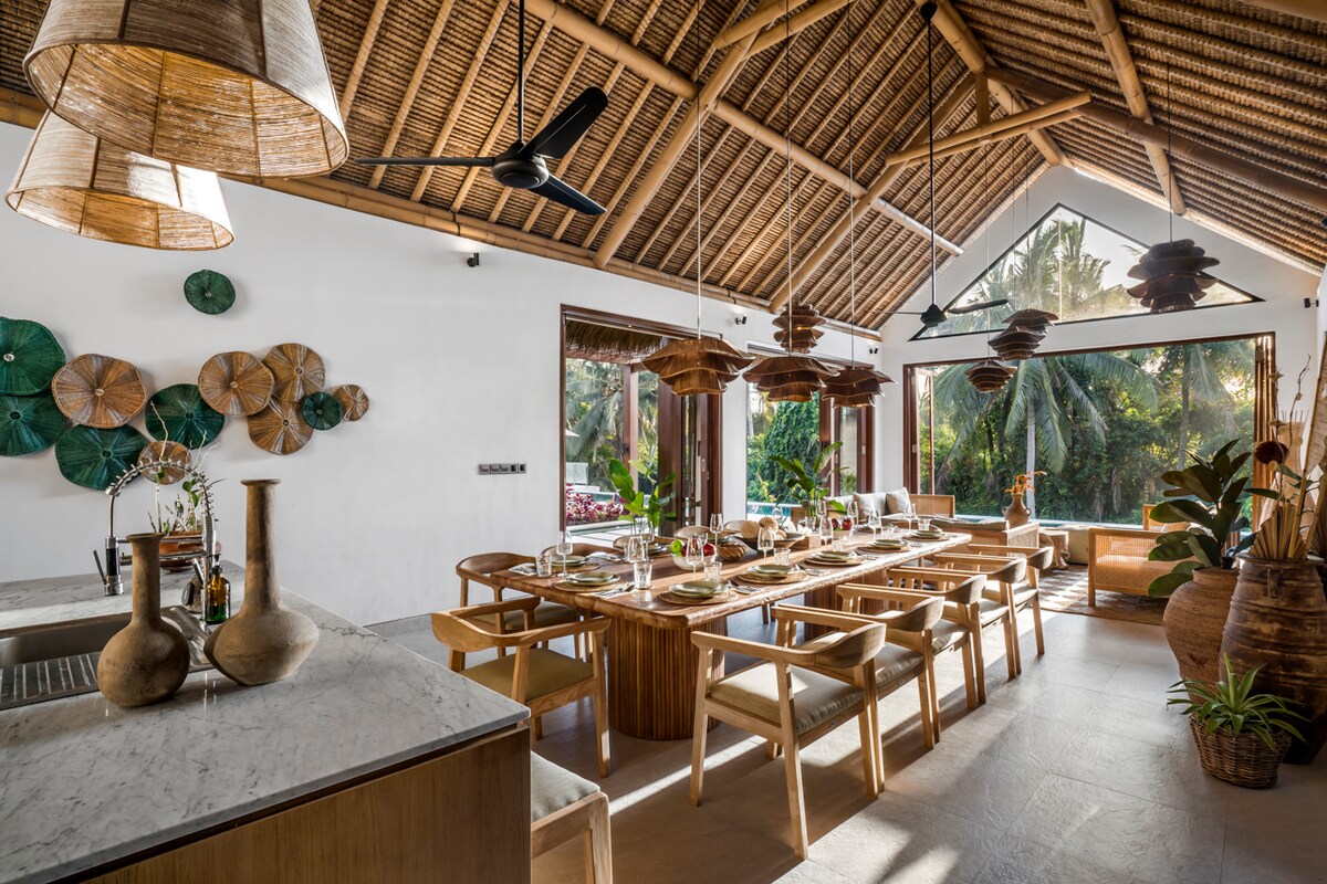Calamansi 6BR Valley Villa with Jungle View 5