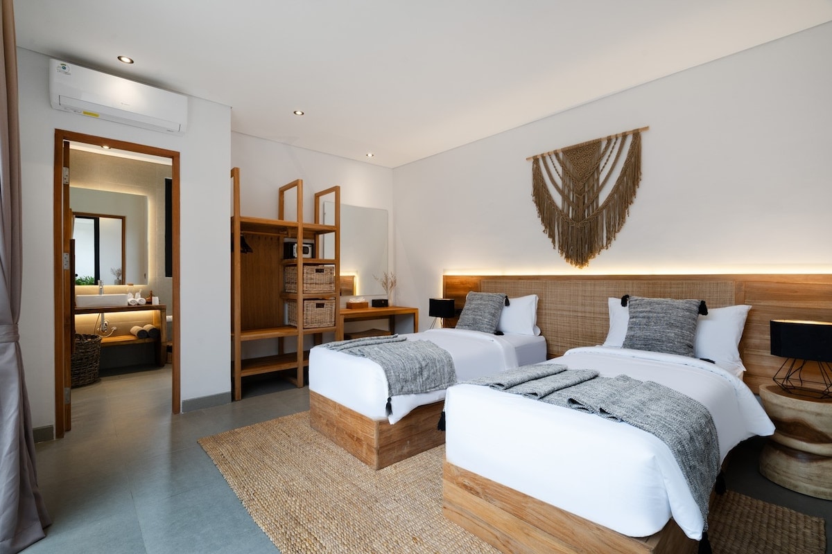Memandu: 4 BR Family Villa w/Infinity Pool in Ubud 8