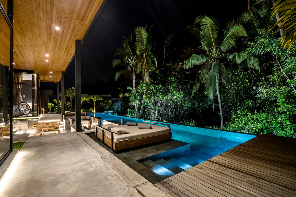 Homala 2BR Cliffside Luxury Villa w/ Infinity Pool 31