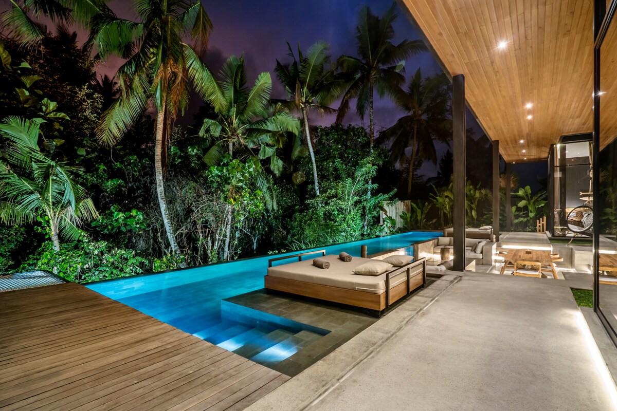 Homala 2BR Cliffside Luxury Villa w/ Infinity Pool 34