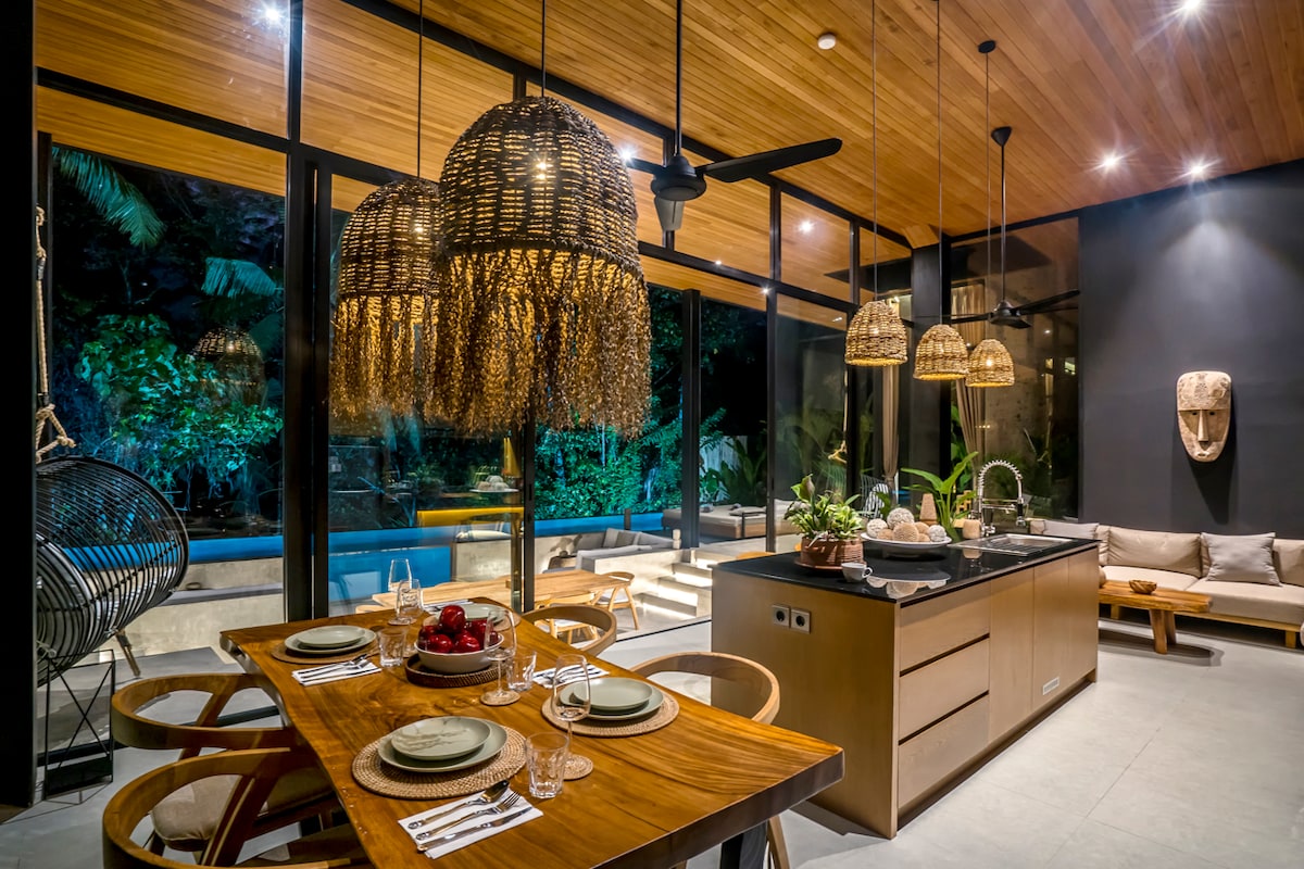 Homala 2BR Cliffside Luxury Villa w/ Infinity Pool 6
