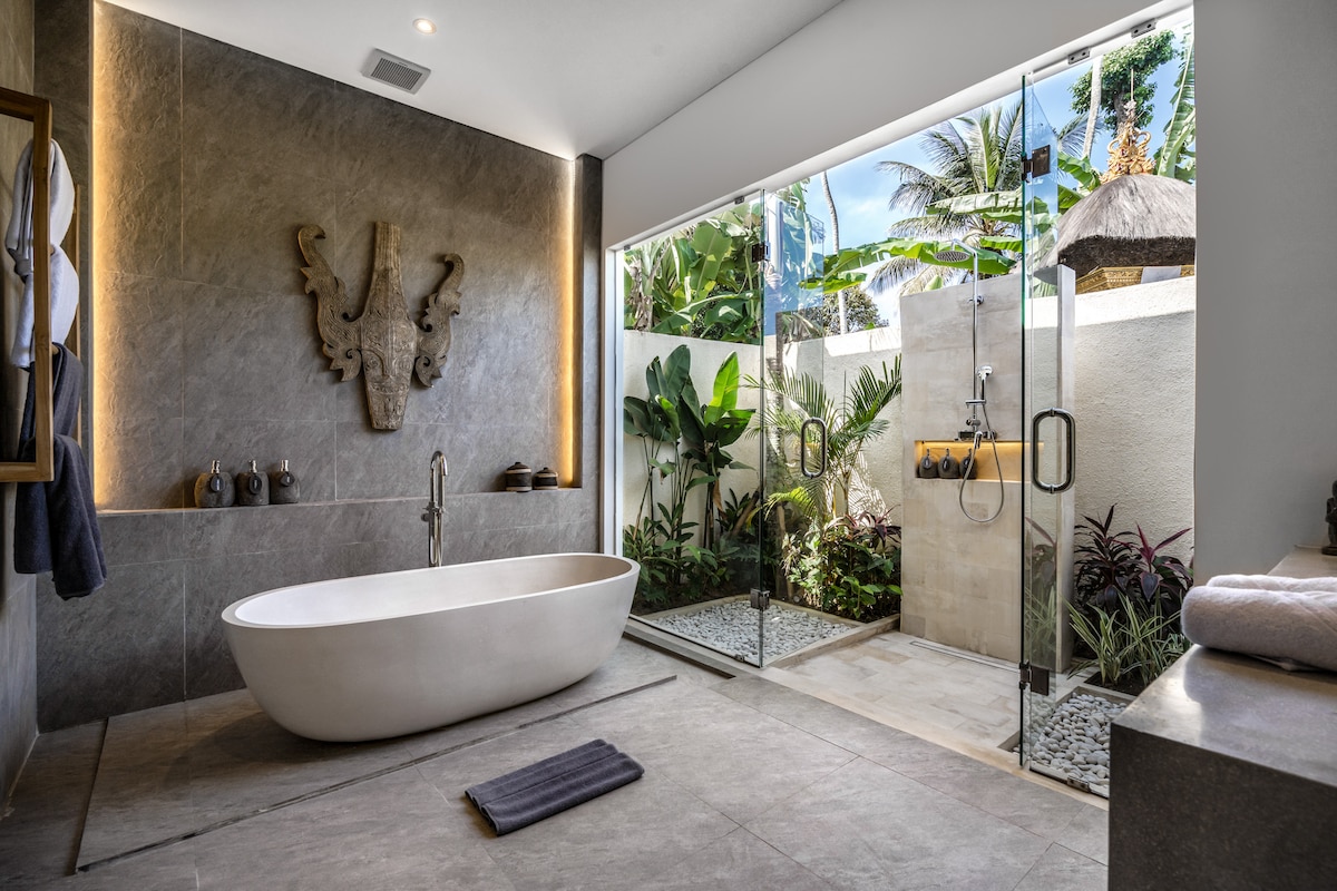 Villa Gian Minima : 4BR w/ Bathtub & Infinity Pool 16