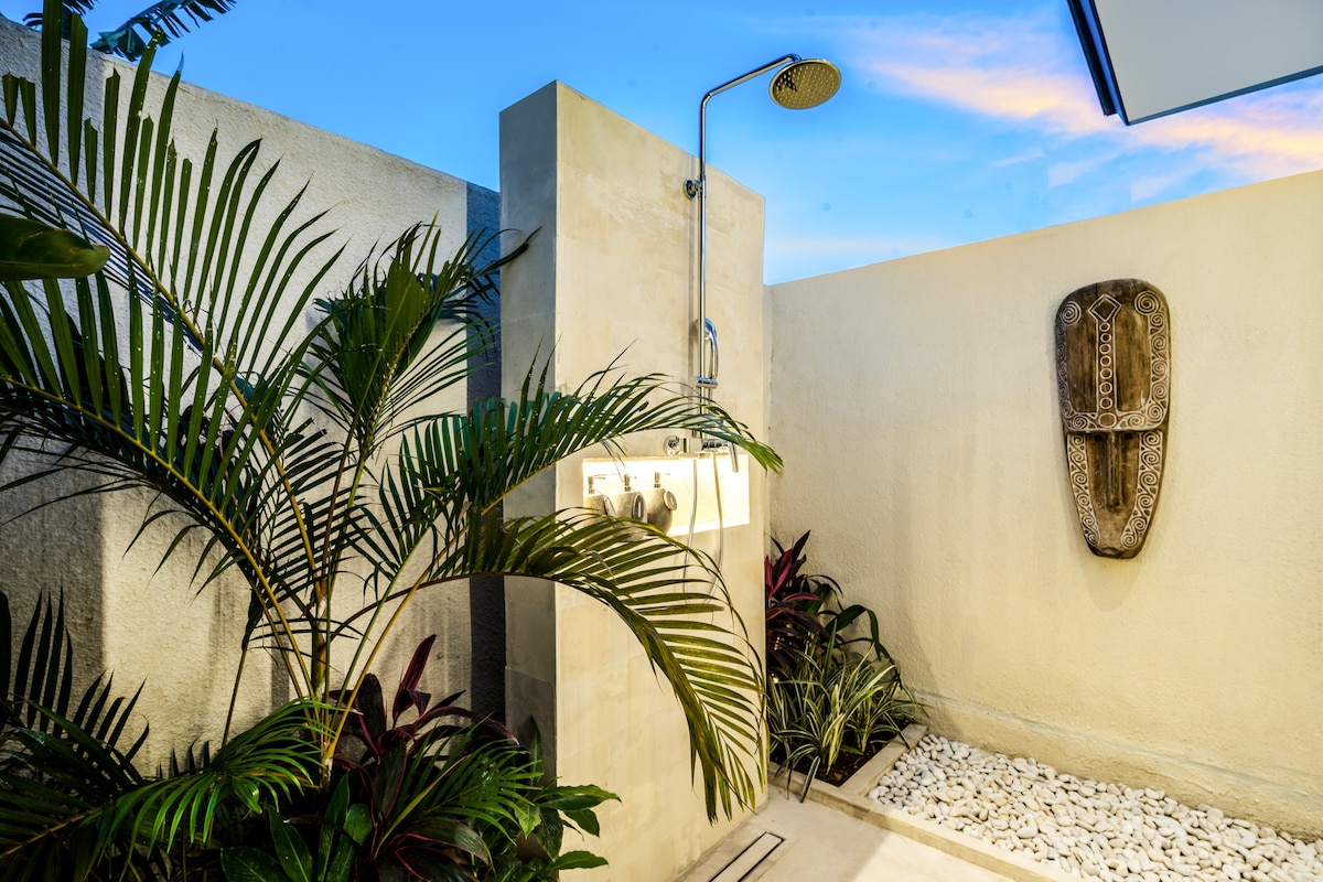 Villa Gian Minima : 4BR w/ Bathtub & Infinity Pool 17