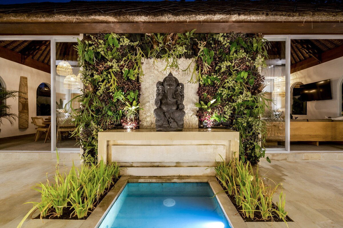 Villa Gian Minima : 4BR w/ Bathtub & Infinity Pool 22