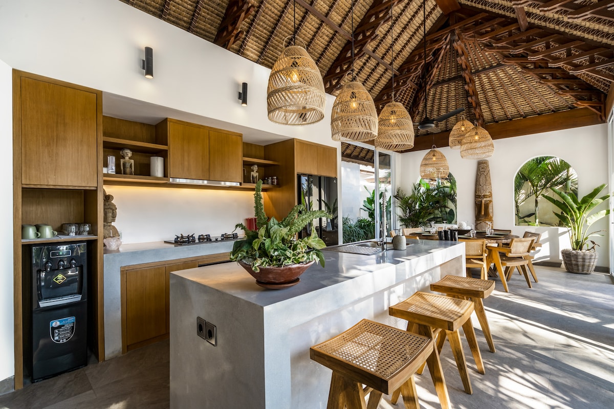 Villa Gian Minima : 4BR w/ Bathtub & Infinity Pool 3