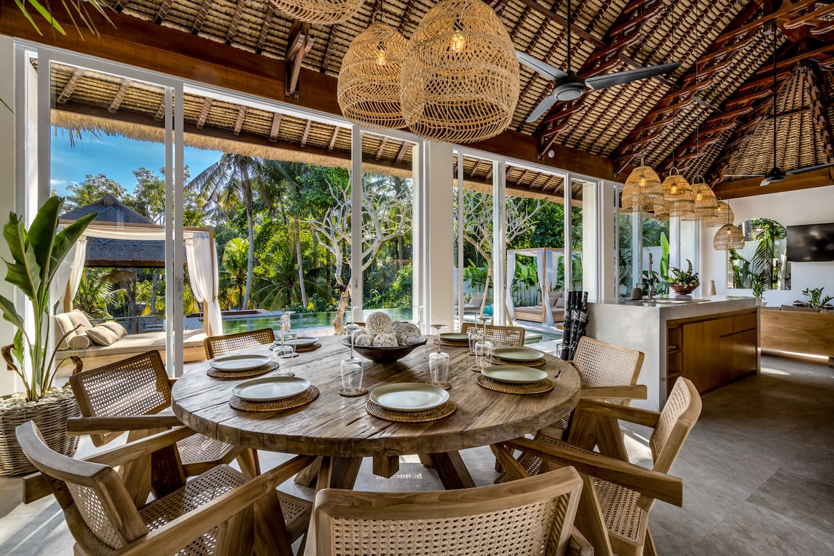 Villa Gian Minima : 4BR w/ Bathtub & Infinity Pool 4