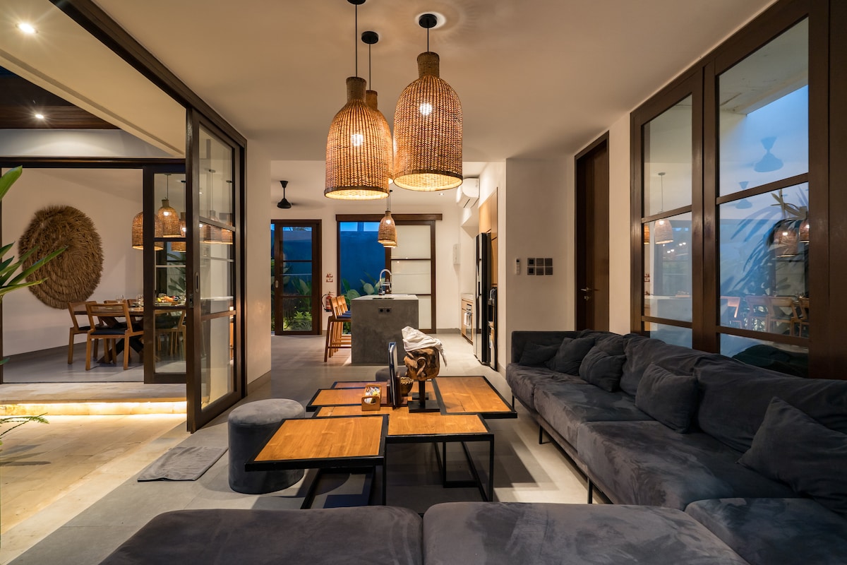 5BR Family Villa w/Pool, Spa & Beachy Vibe in Ubud