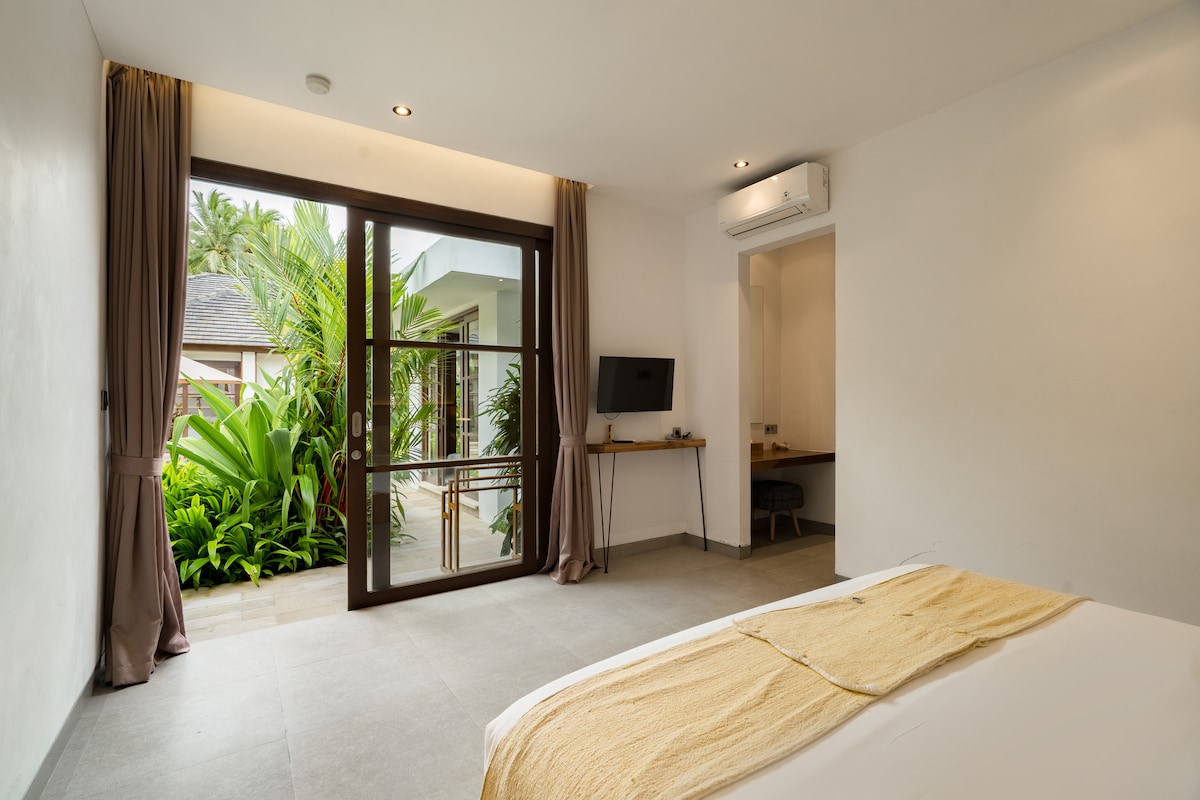 5BR Family Villa w/Pool, Spa & Beachy Vibe in Ubud 11