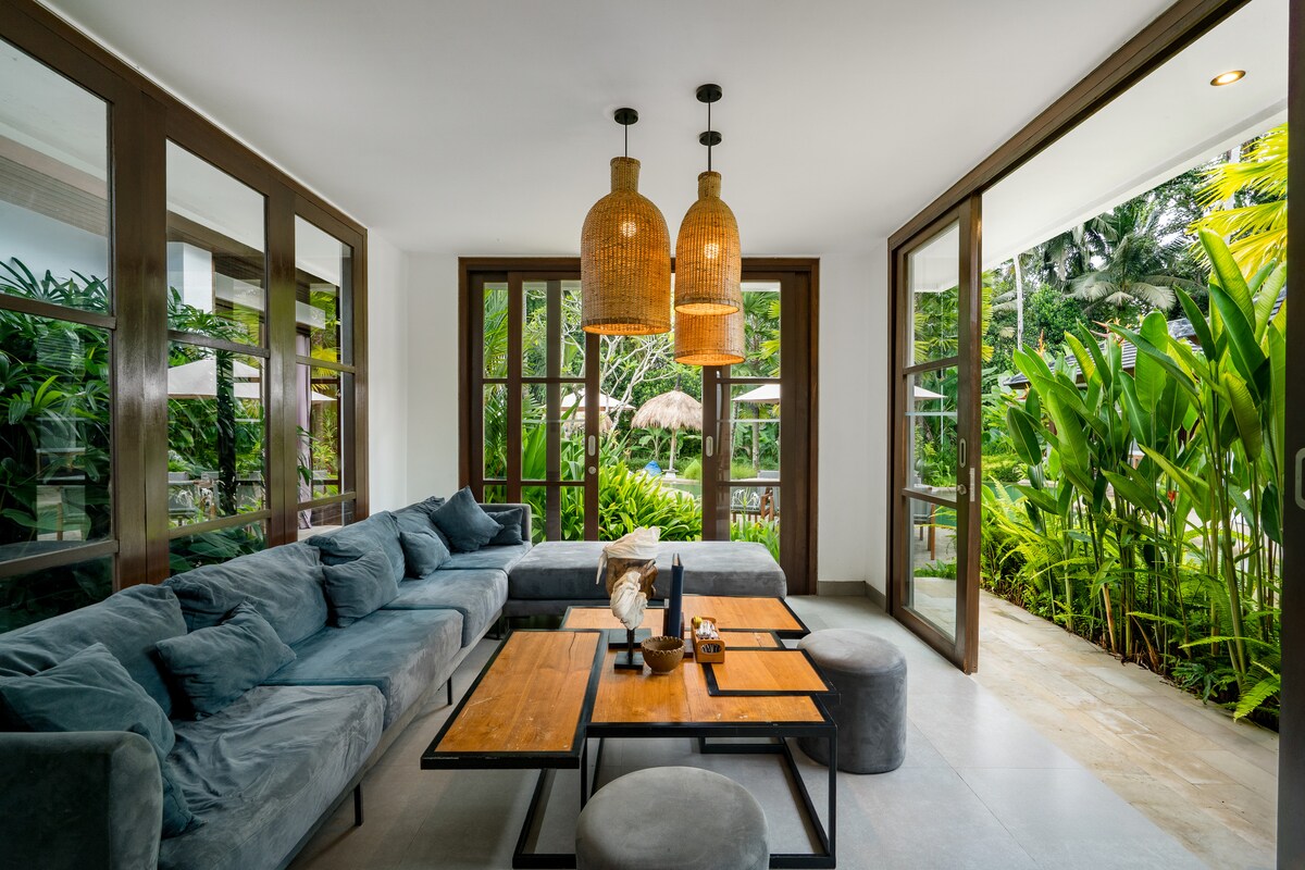 5BR Family Villa w/Pool, Spa & Beachy Vibe in Ubud 2