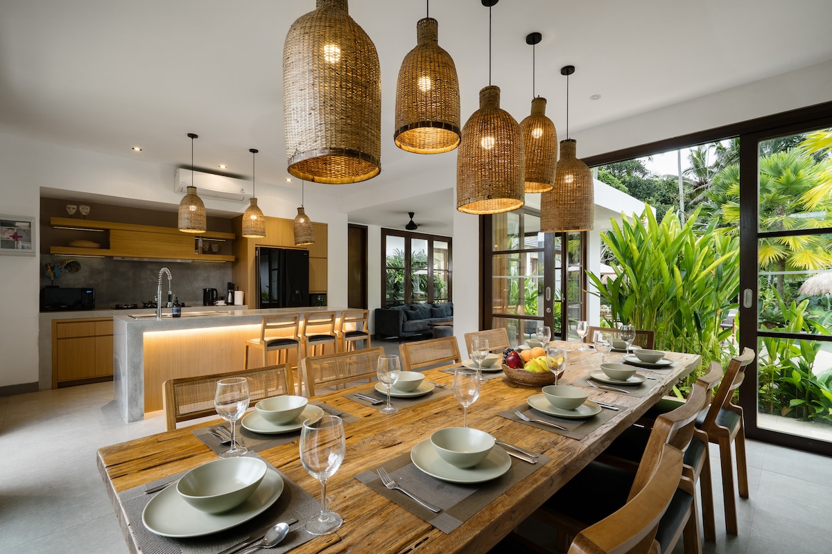 5BR Family Villa w/Pool, Spa & Beachy Vibe in Ubud 6