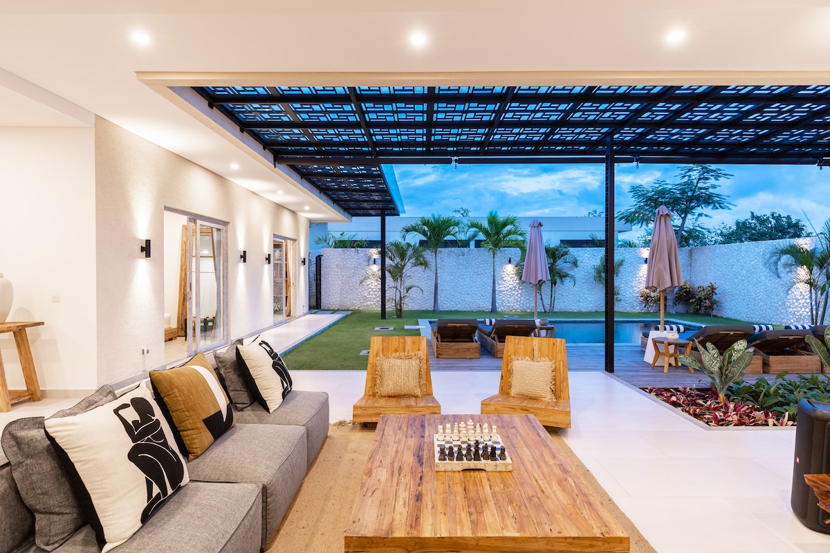Costa Breezy 3BR Villa 600m to Balangan Beach 3