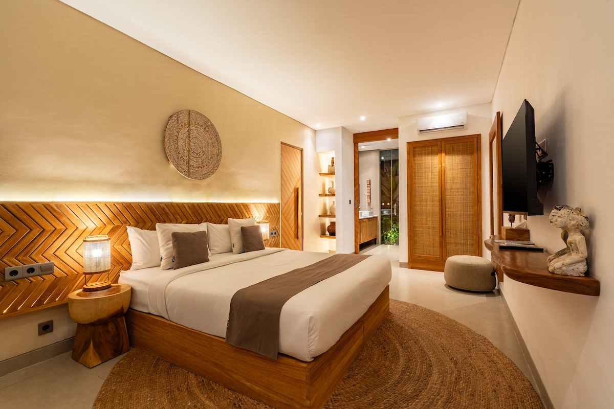 Orion 5BR Villa in Ubud: Pool and Jungle View 17