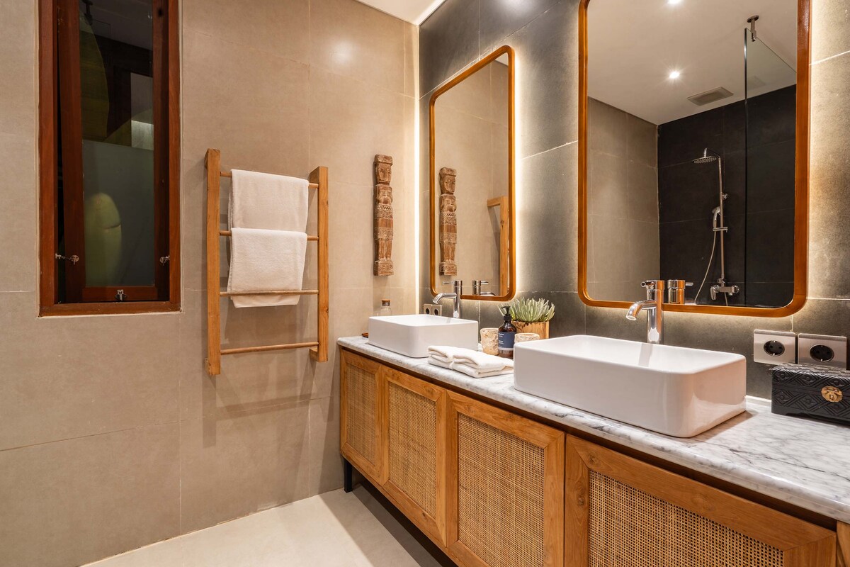 Orion 5BR Villa in Ubud: Pool and Jungle View 20