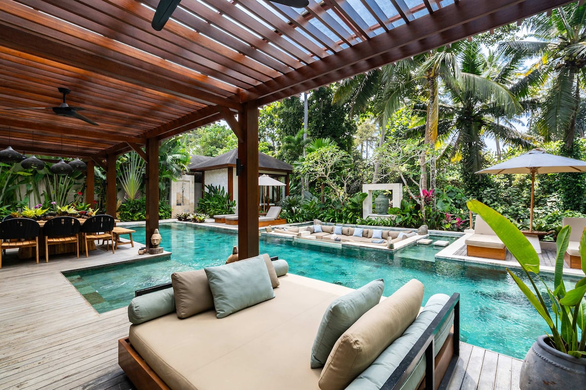 Orion 5BR Villa in Ubud: Pool and Jungle View 34