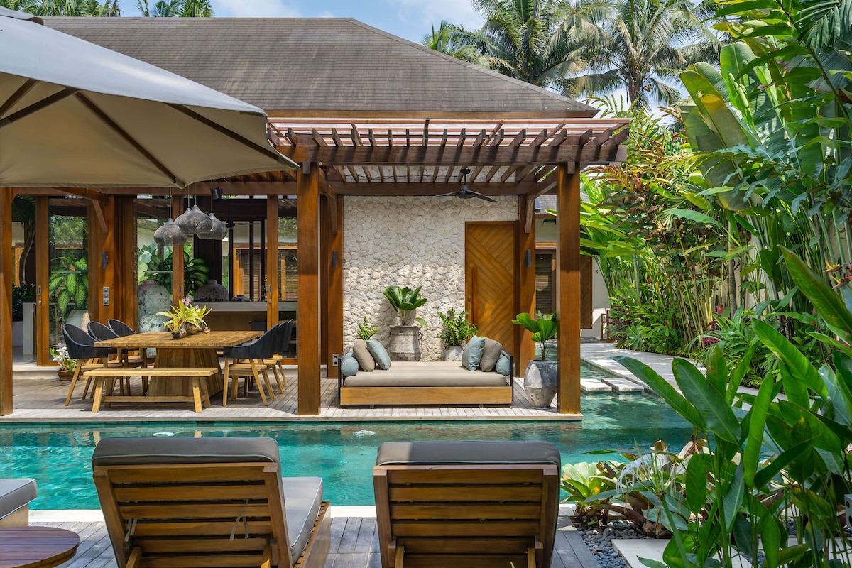 Orion 5BR Villa in Ubud: Pool and Jungle View 35