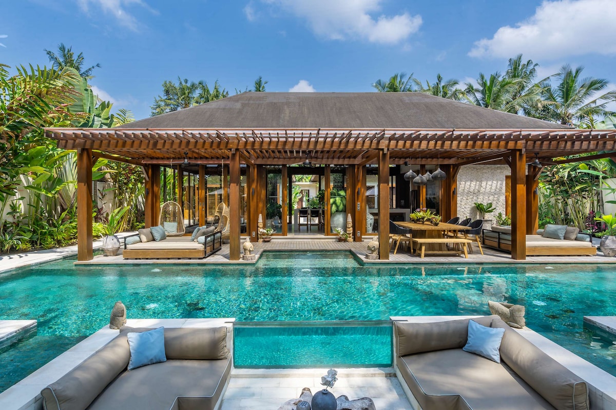Orion 5BR Villa in Ubud: Pool and Jungle View 40