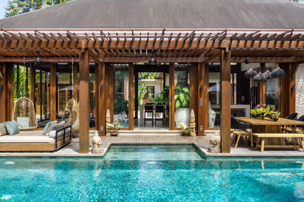 Orion 5BR Villa in Ubud: Pool and Jungle View 44