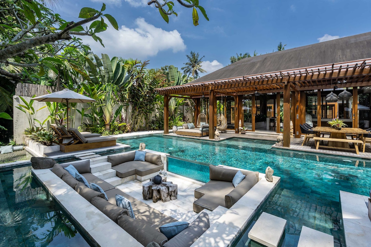 Orion 5BR Villa in Ubud: Pool and Jungle View 45