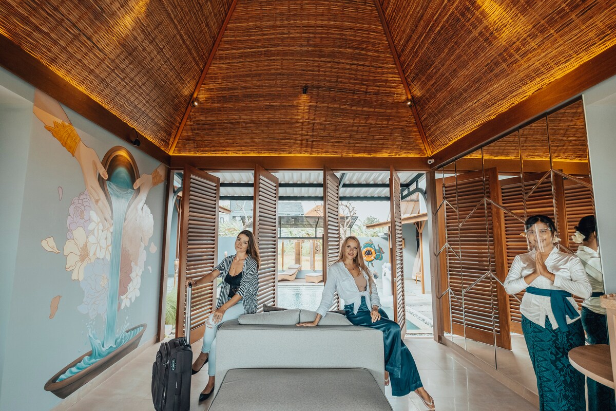 Brand New! Amolas Villa Canggu, Bali Muralism - AB 13