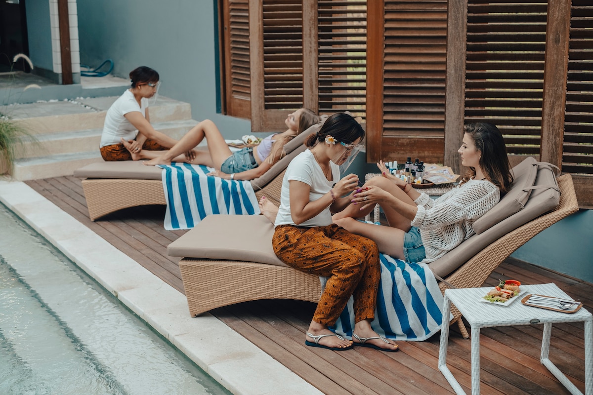 Brand New! Amolas Villa Canggu, Bali Muralism - AB 14