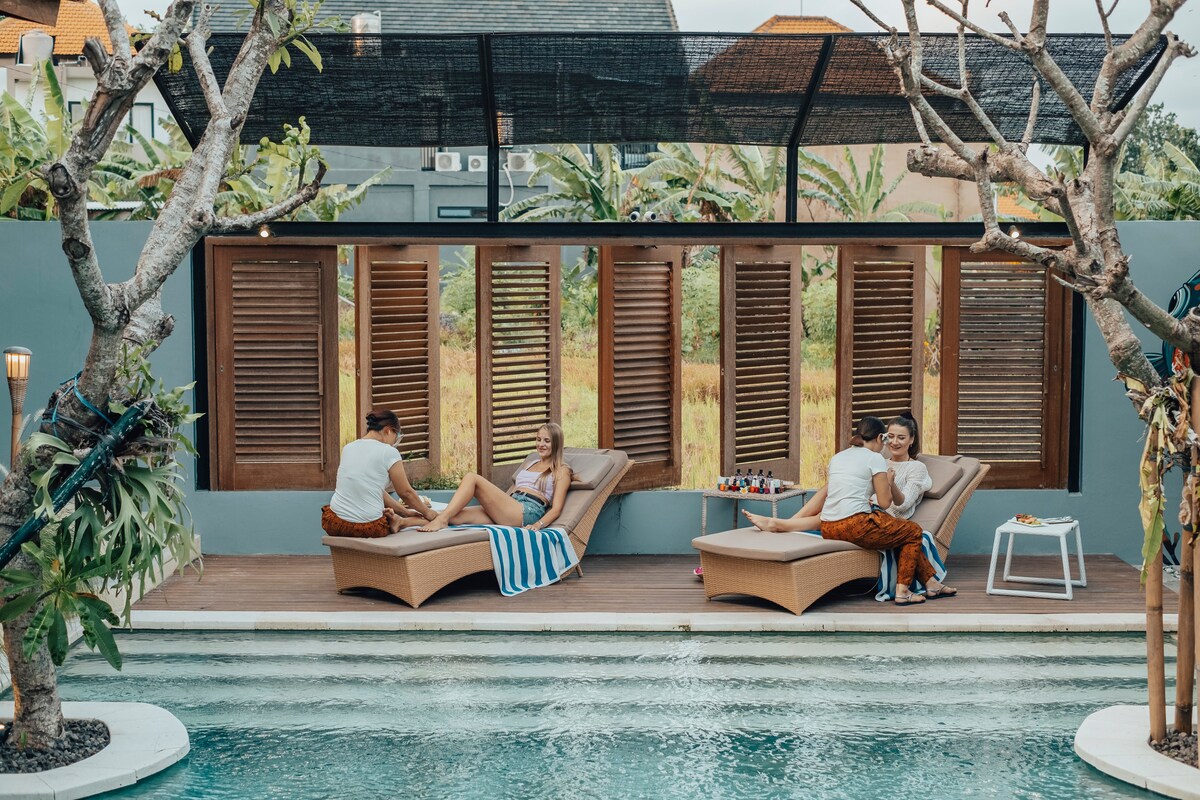 Brand New! Amolas Villa Canggu, Bali Muralism - AB 18