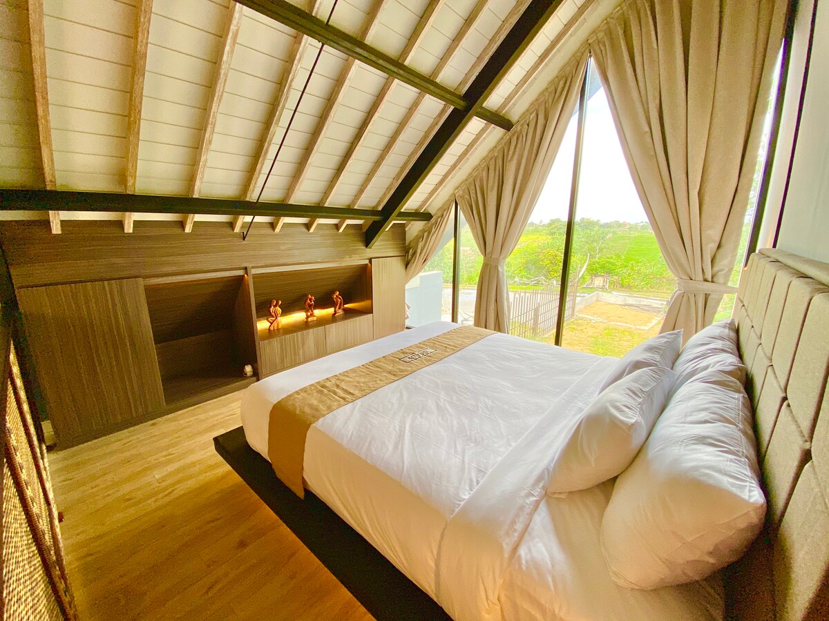 Brand New! Amolas Villa Canggu, Bali Muralism - AB 21