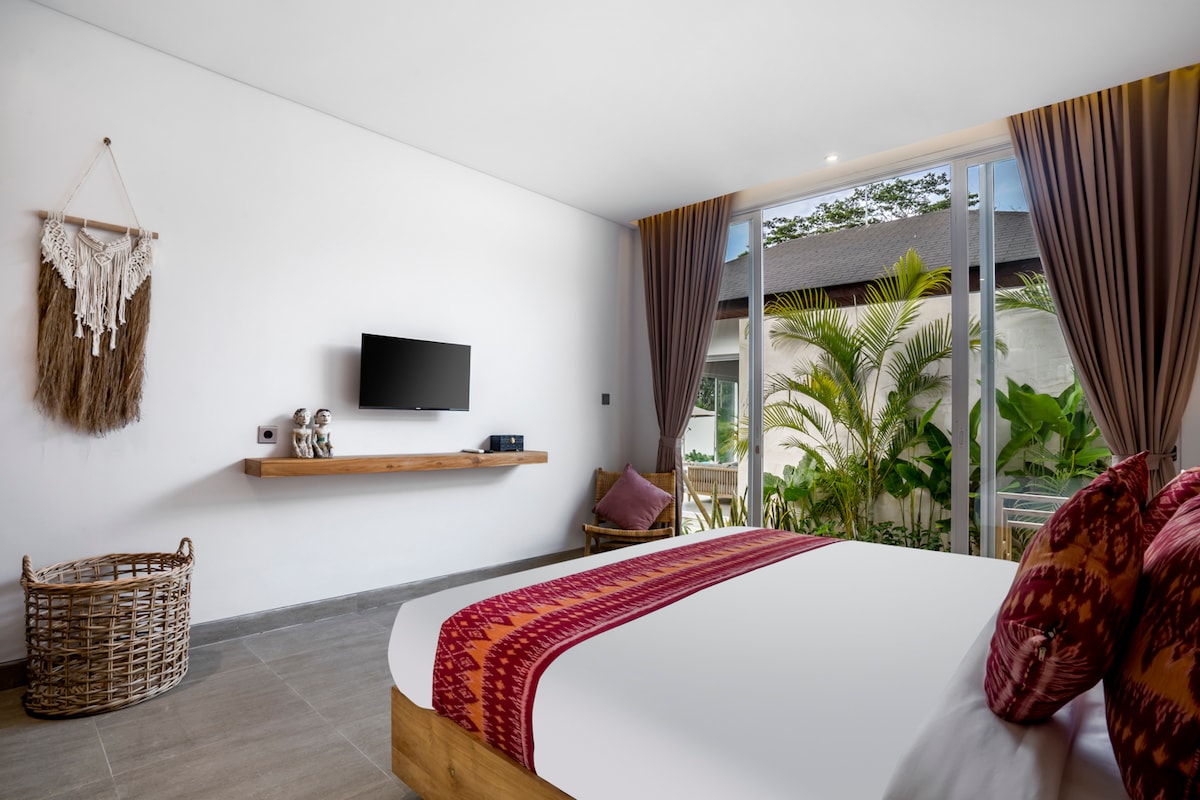 Sunrise 2BR Stylish Villa with Infinity Pool Ubud 10