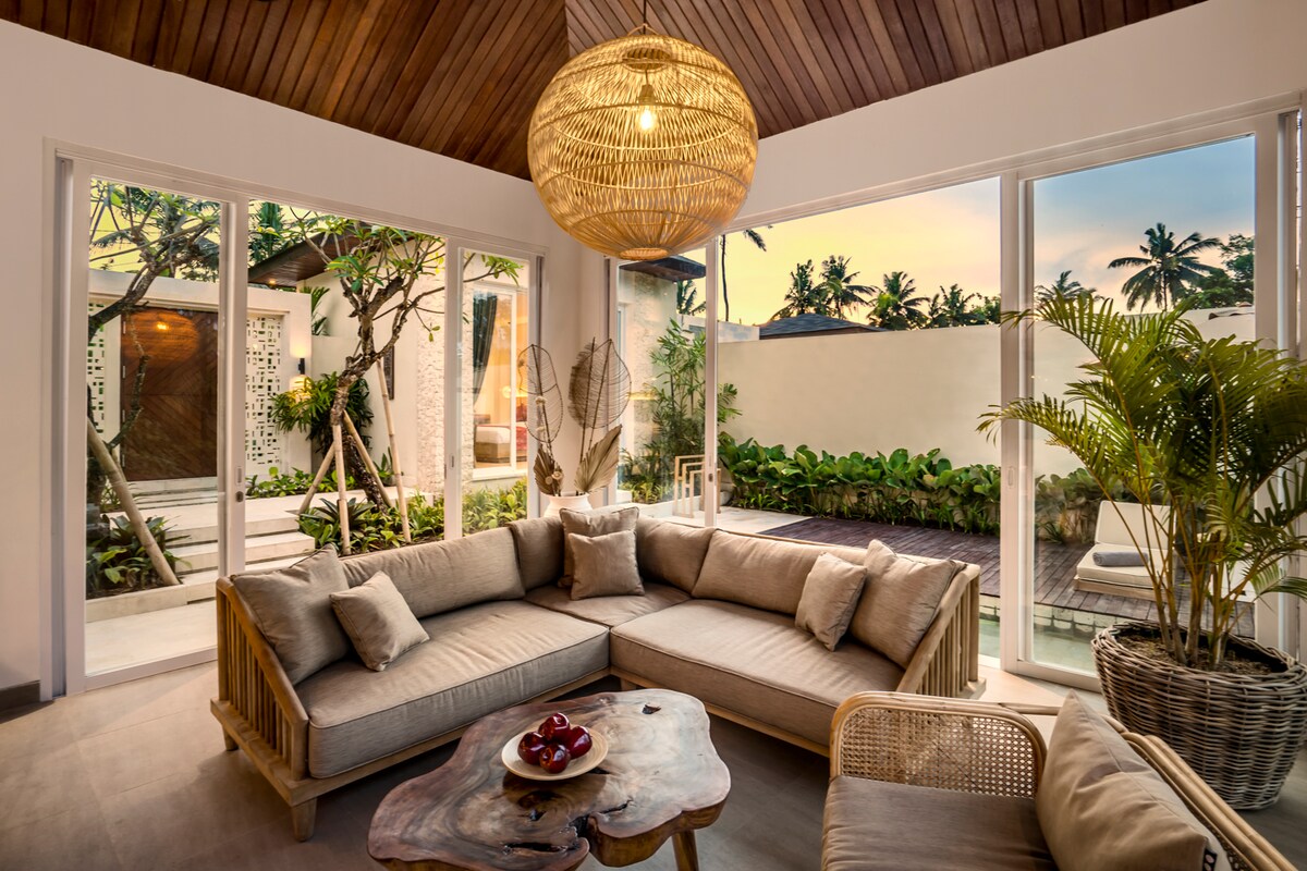Sunrise 2BR Stylish Villa with Infinity Pool Ubud 2