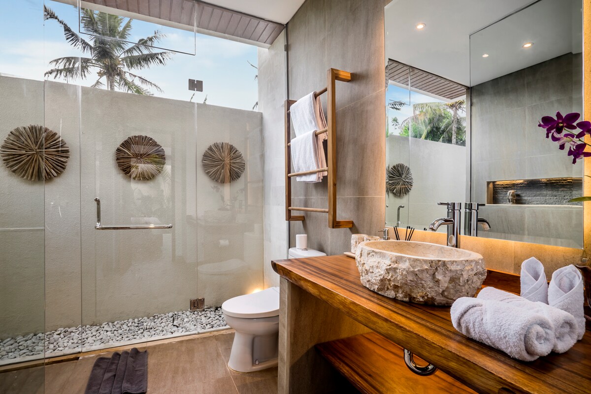 Sunrise 2BR Stylish Villa with Infinity Pool Ubud 21