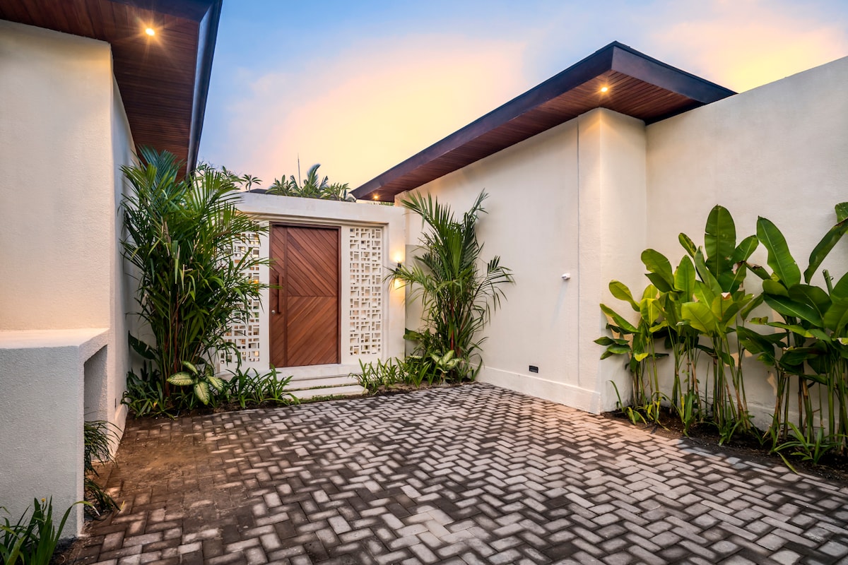 Sunrise 2BR Stylish Villa with Infinity Pool Ubud 24