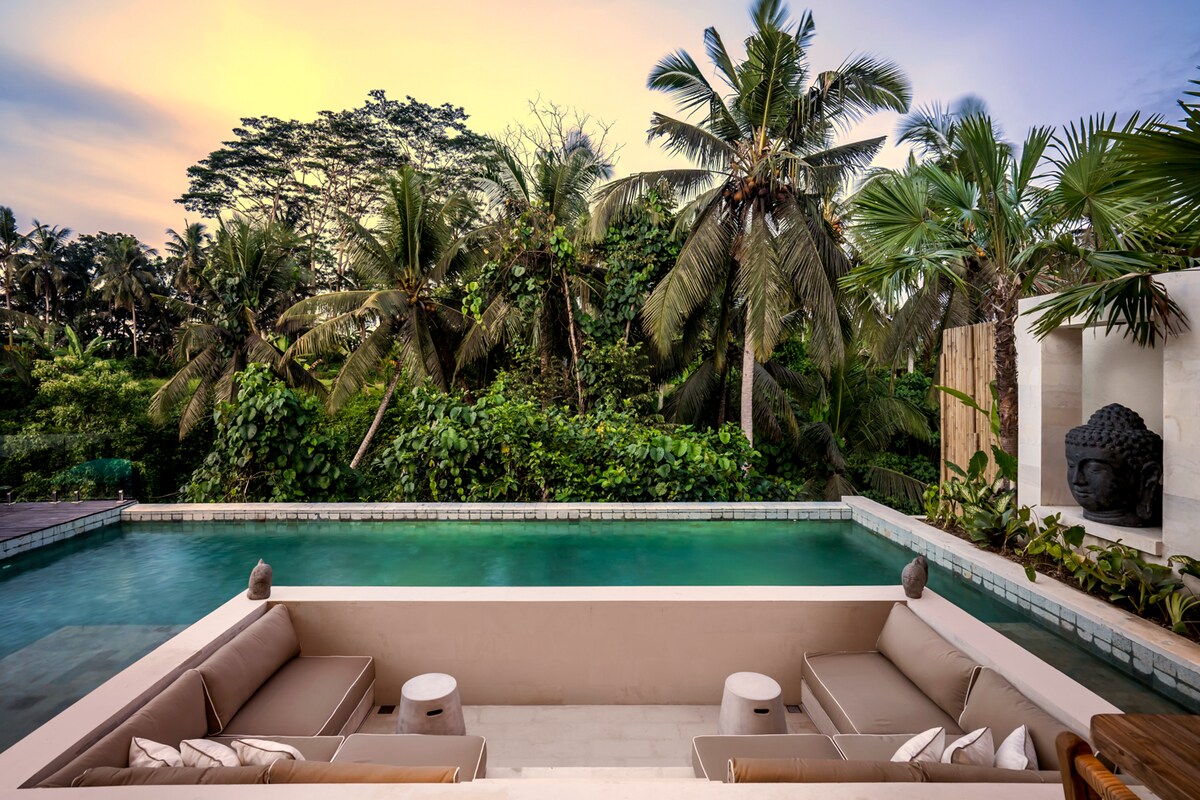 Sunrise 2BR Stylish Villa with Infinity Pool Ubud 25
