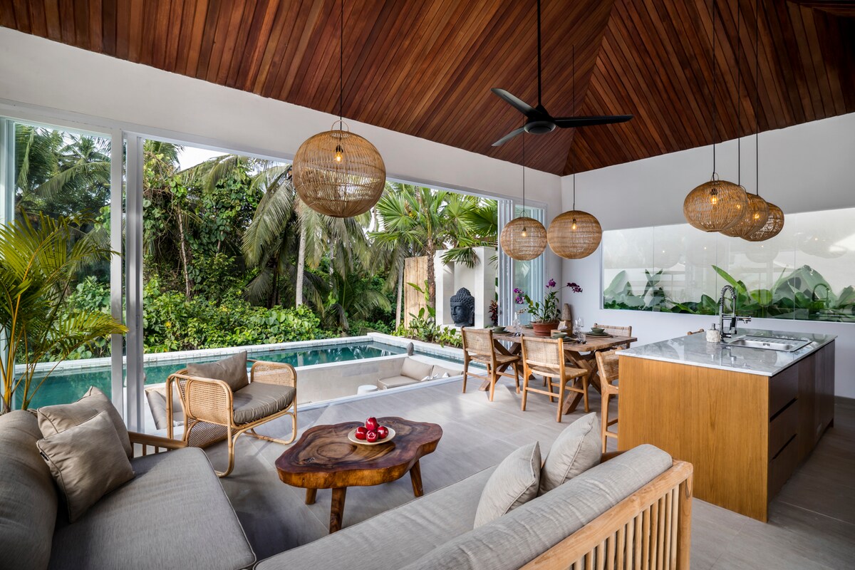 Sunrise 2BR Stylish Villa with Infinity Pool Ubud 3
