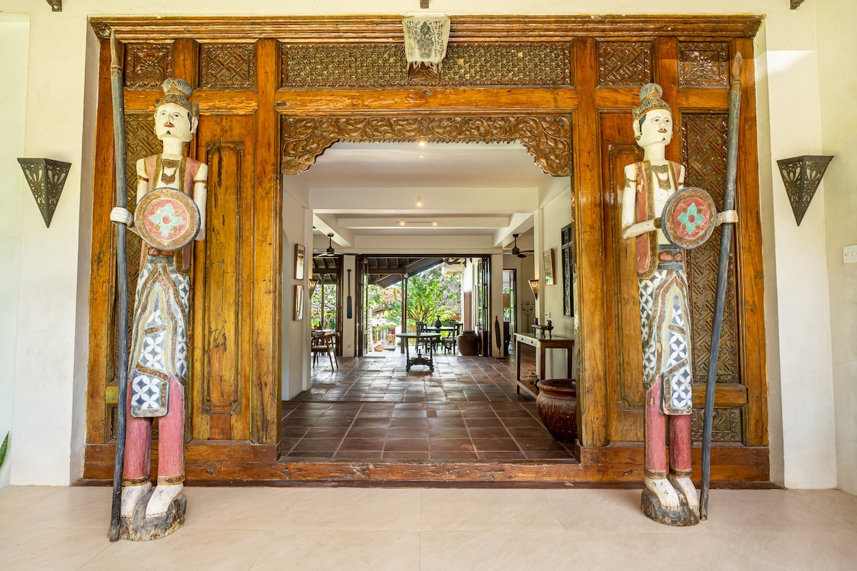 Authentic 5BR Lux Villa w/ HugePool in Canggu 23