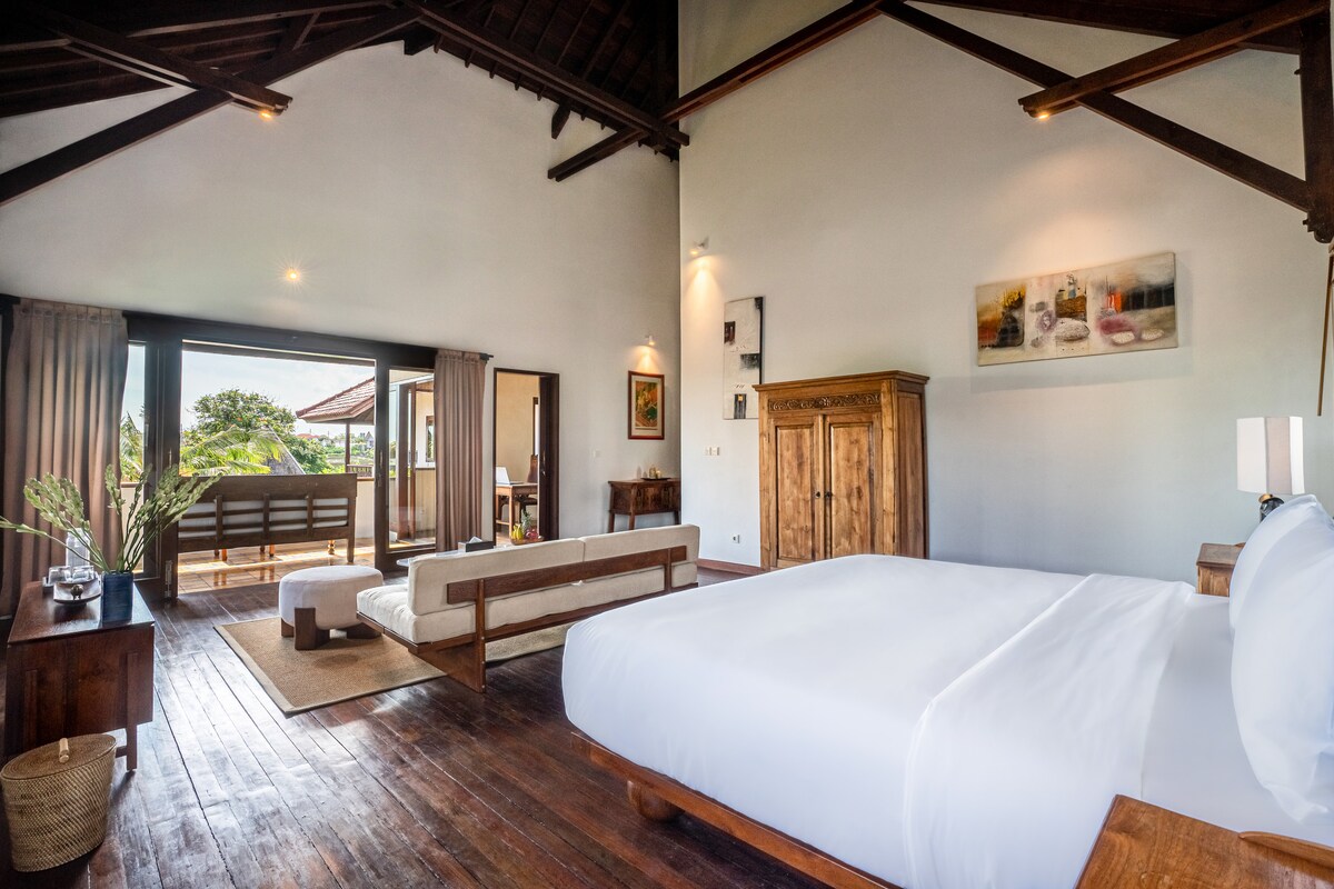 Authentic 5BR Lux Villa w/ HugePool in Canggu 25