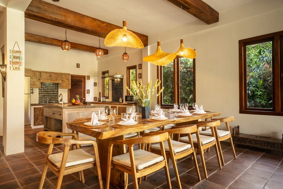Authentic 5BR Lux Villa w/ HugePool in Canggu 3
