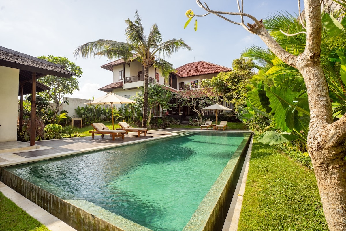 Authentic 5BR Lux Villa w/ HugePool in Canggu 5