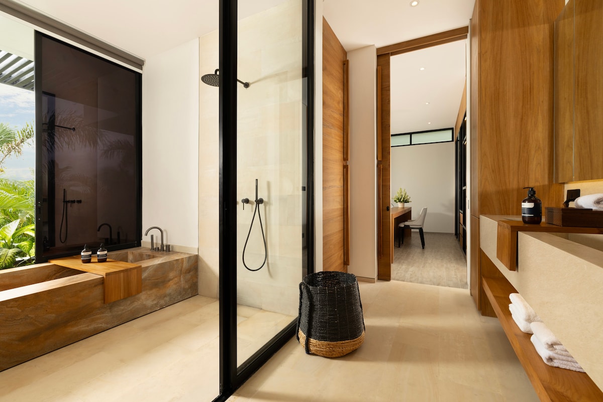 Designer 6BR Arita Villa Canggu|Huge Garden & Pool 11