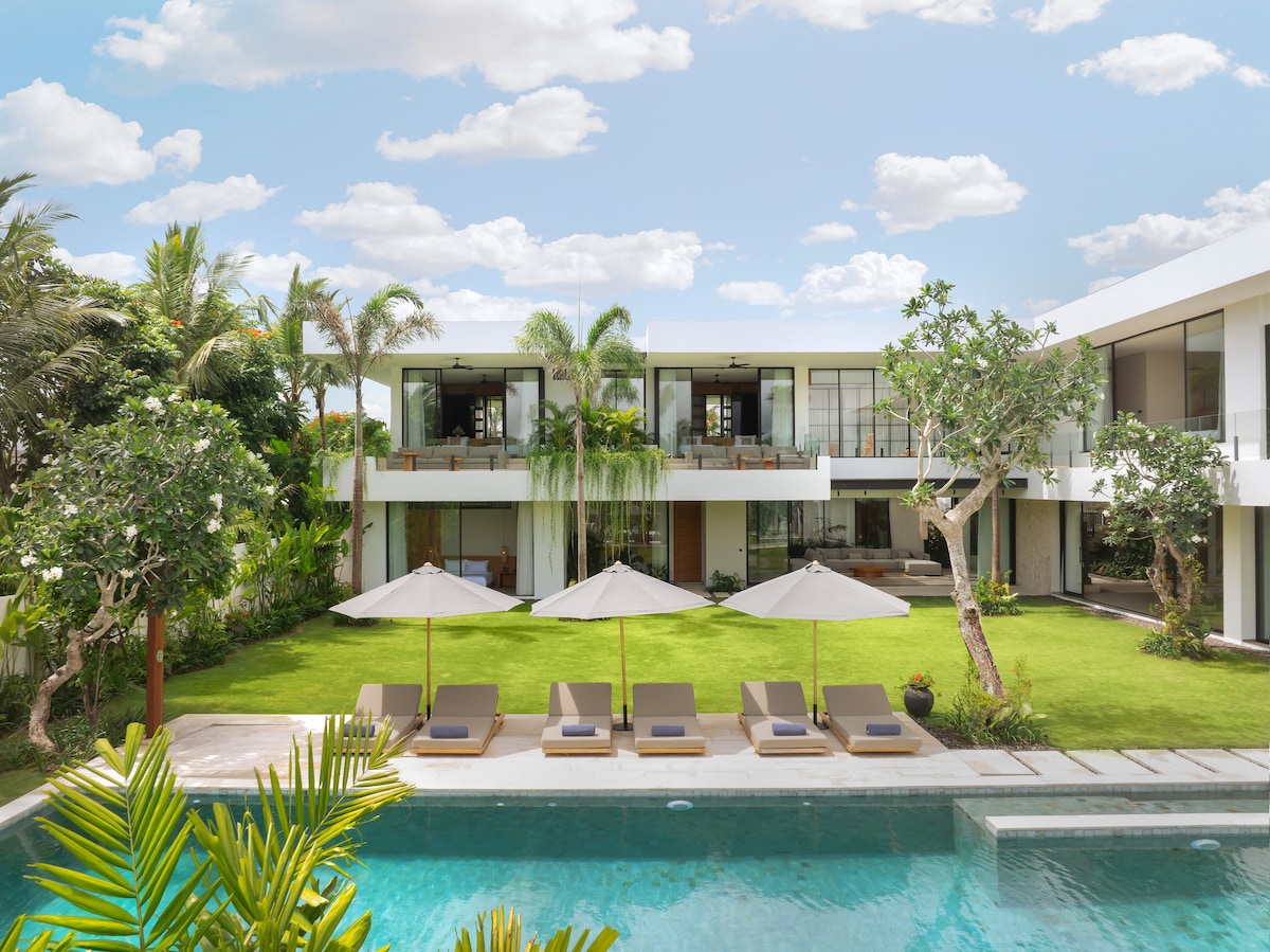 Designer 6BR Arita Villa Canggu|Huge Garden & Pool 15