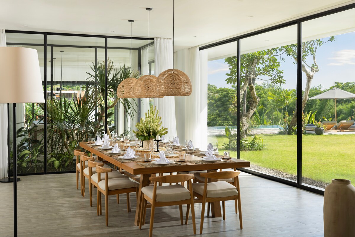 Designer 6BR Arita Villa Canggu|Huge Garden & Pool 24