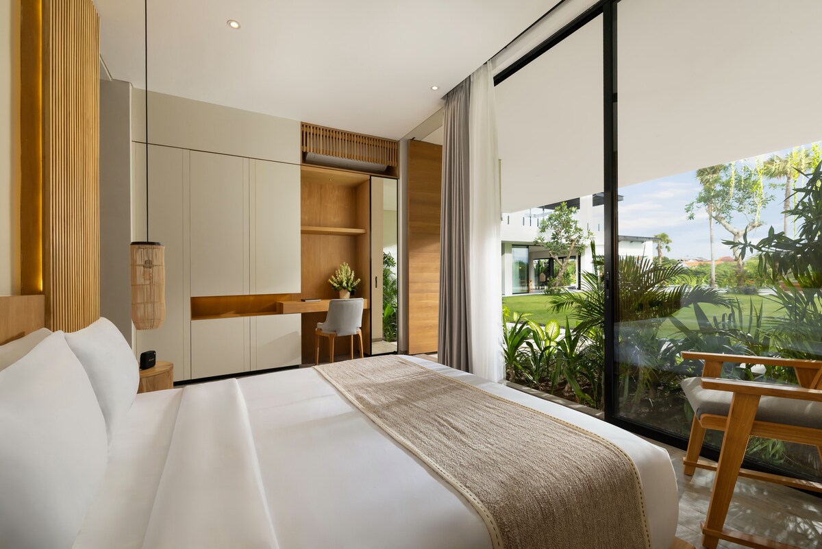 Designer 6BR Arita Villa Canggu|Huge Garden & Pool 8