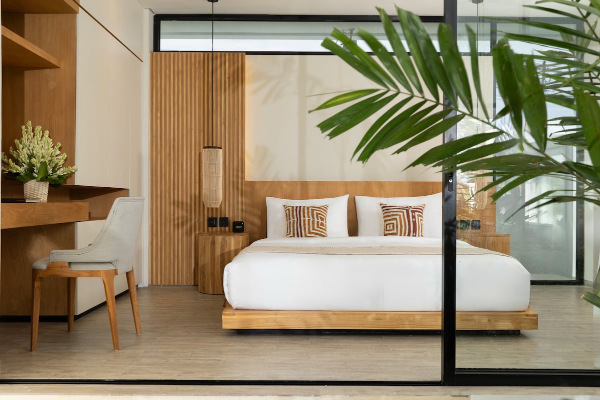 Designer 6BR Arita Villa Canggu|Huge Garden & Pool 9