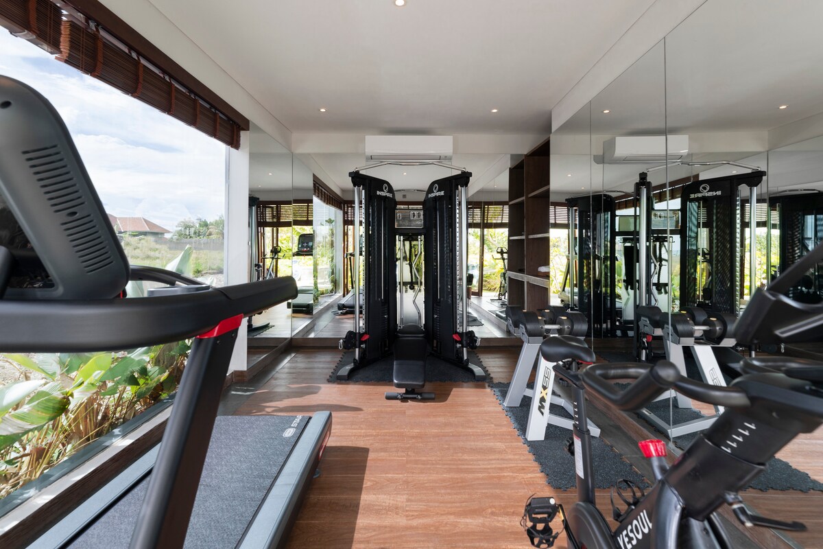 5BR Villa Bangkuang|Huge Pool & Lawn|Near Canggu 12